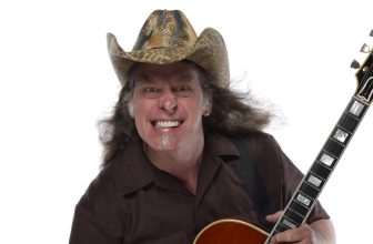 “[Go] Berserk op de schedels van de Democraten”